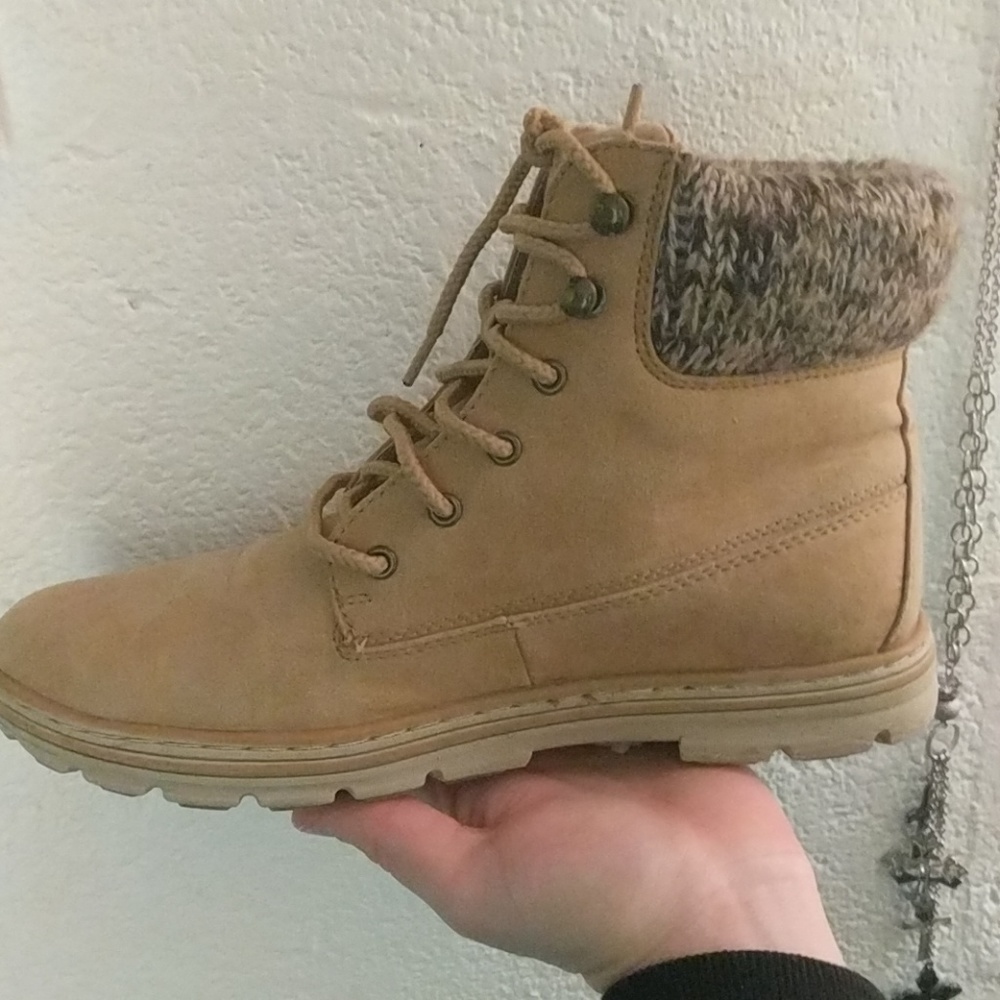 Boots - Picture 2 of 4
